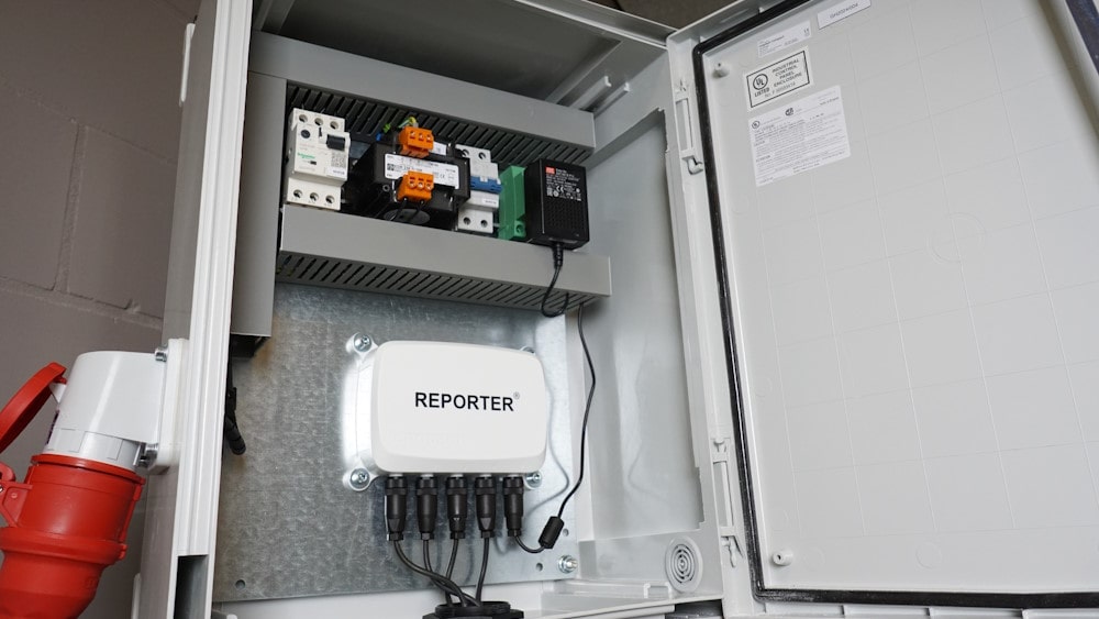 How to install Reporter in your electrical cabinet